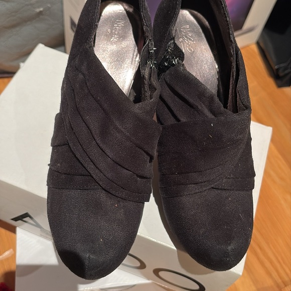 Black booties - Picture 2 of 10